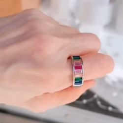 Anillo-plata-imagen-en-mano-arcoiris-Enigma-plata