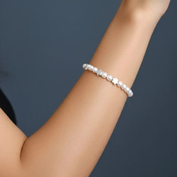 Pulsera-plata-perlas-estrellas-imagen-modelo-enigma-plata