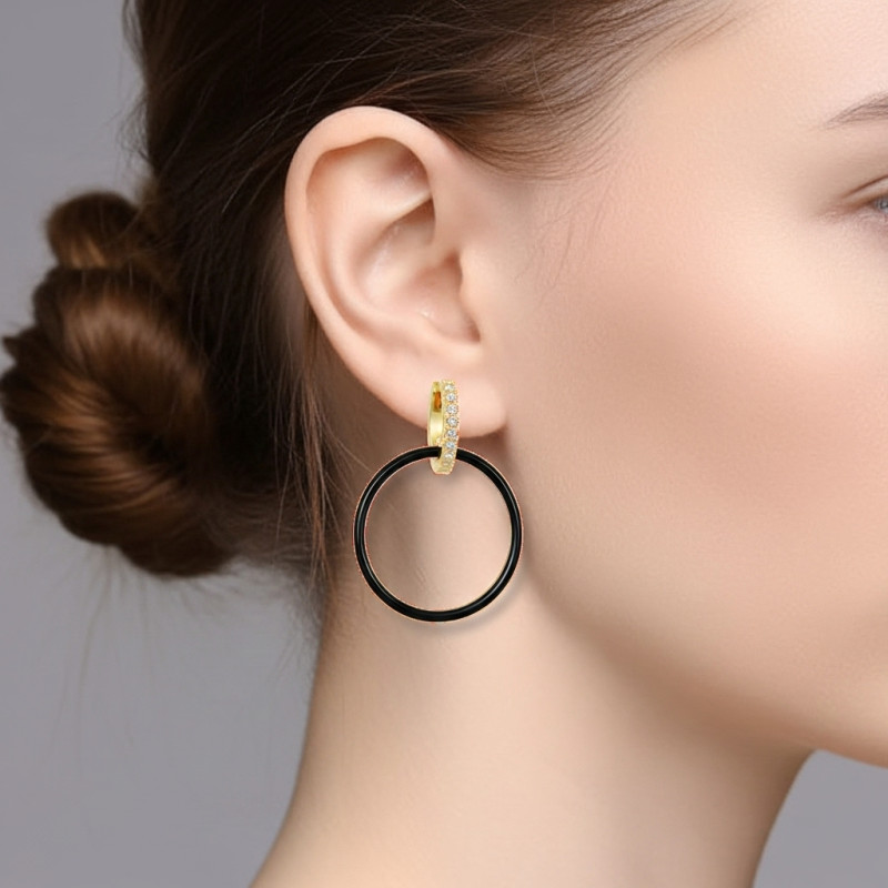 Pendientes-plata-esmaltado-imagen-modelo-Enigma-plata