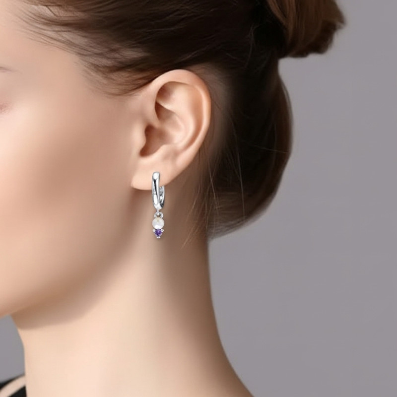 Pendiente-aro-con-perla-colgando-imagen-modelo-Enigma-plata