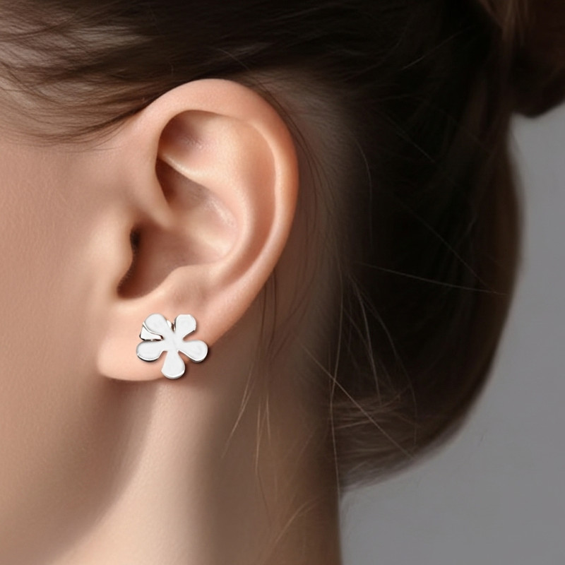 Pendientes-plata-margarita-imagen-modelo-Enigma-plata