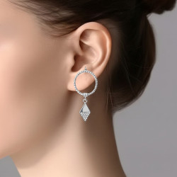 Pendientes-plata-imagen-modelo-Enigma-plata