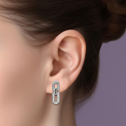 Pendientes-plata-nácar y circonitas-imagen-modelo-Enigma-plata