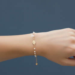 Pulsera-plata-perlas-medalla-milagrosa-acabado-oro-imagen-modelo-Enigma-plata
