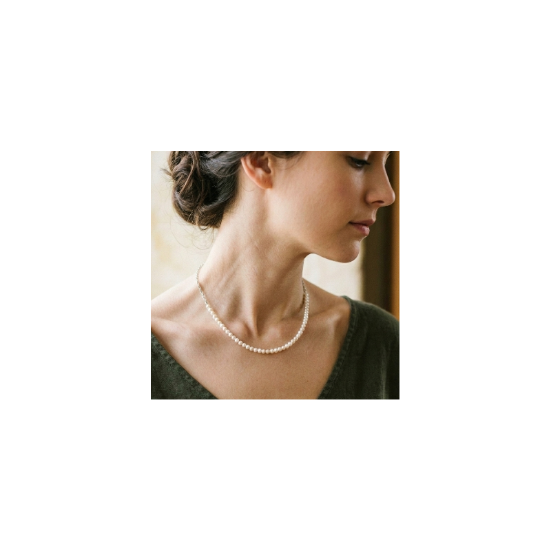 Collar-perlas-y-cadena-imagen-modelo-enigma-plata