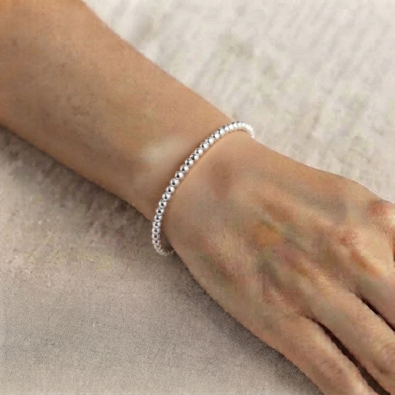 Pulsera-plata-con -bolitas- imagen-modelo-Enigma-plata