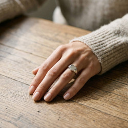 Anillo-plata-acabado-oro-imagen-modelo-Enigma-plata